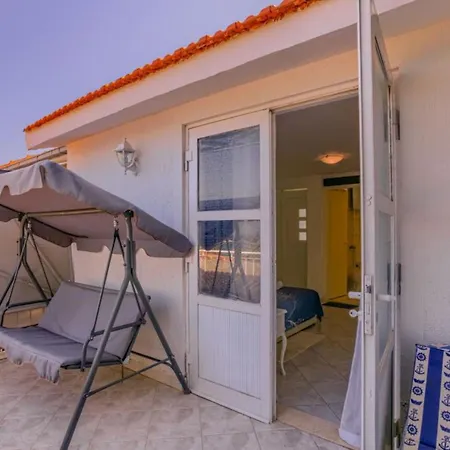 Apartman Sunset Tides With Terrace And Sea View